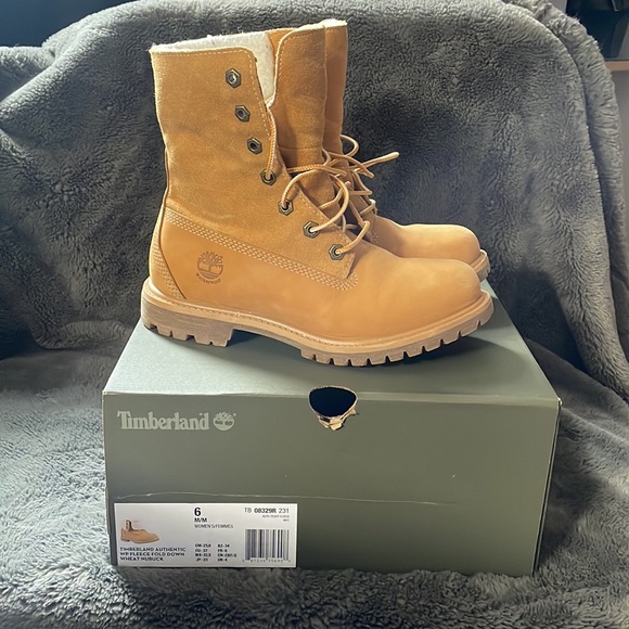 Ladies Timberland authentic fleece roll down - Picture 1 of 6